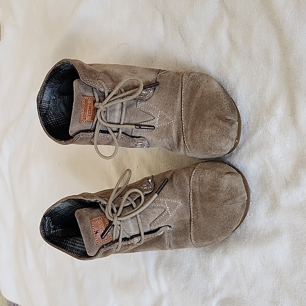 Tom's Taupe Suede Desert Wedge Bootie Size 8